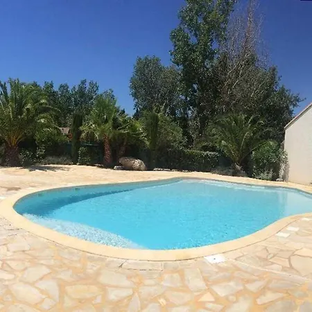 Rénovée 4/6 Pers, Piscine Et Parking, à 750m De La - Fr-1-781-73 *
