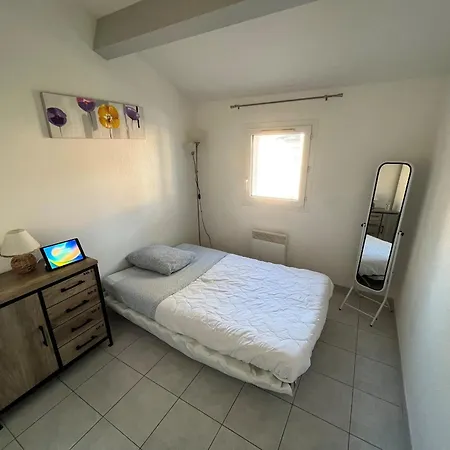 Rénovée 4/6 Pers, Piscine Et Parking, à 750m De La - Fr-1-781-73